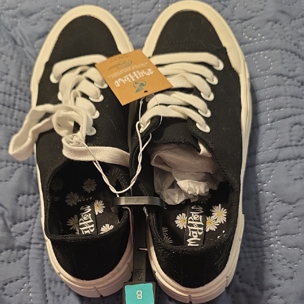 Malibu Black and White Canvas Sneakers